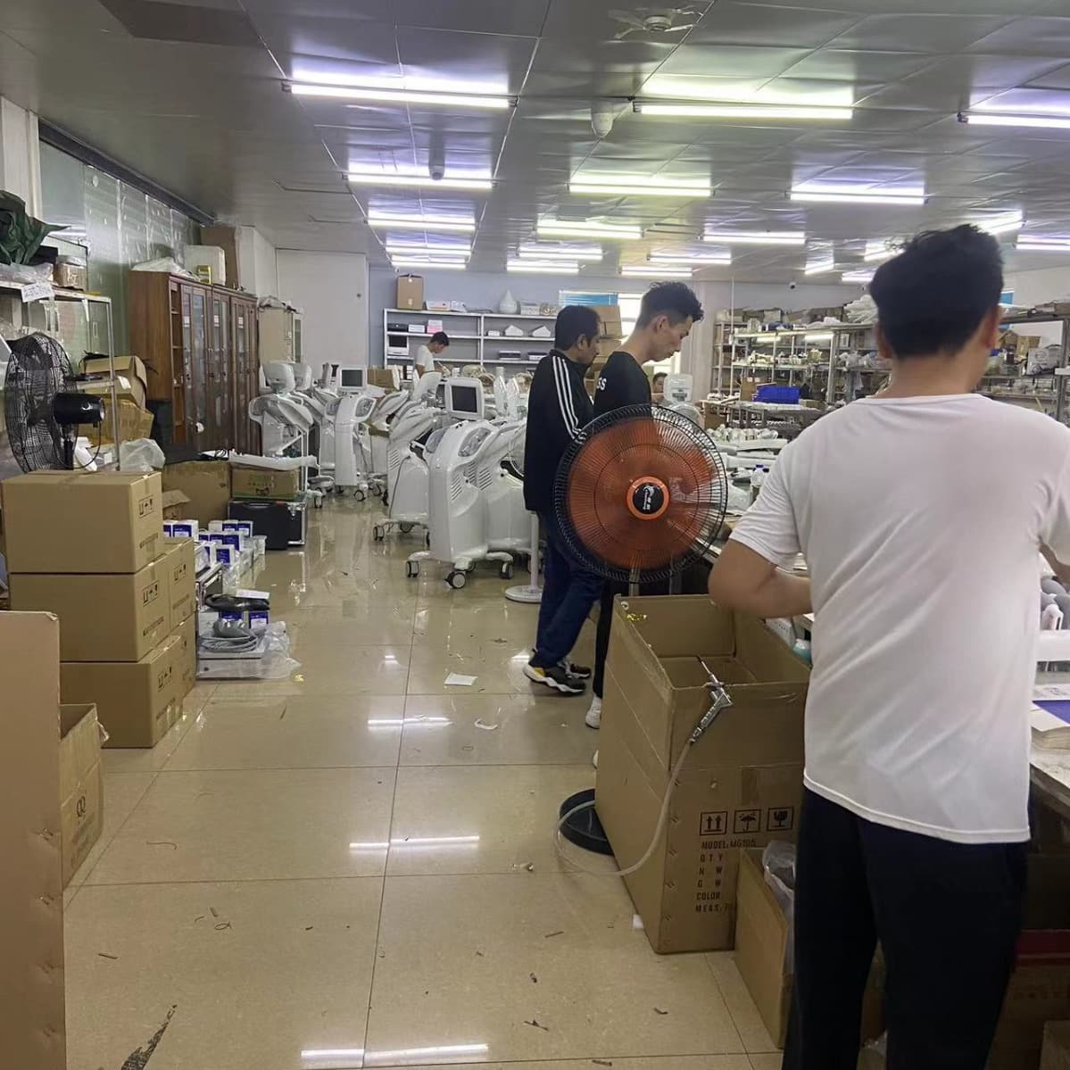 Güzellik ve Cilt Bakım Cihazları İmalat ve Paketleme Deposu